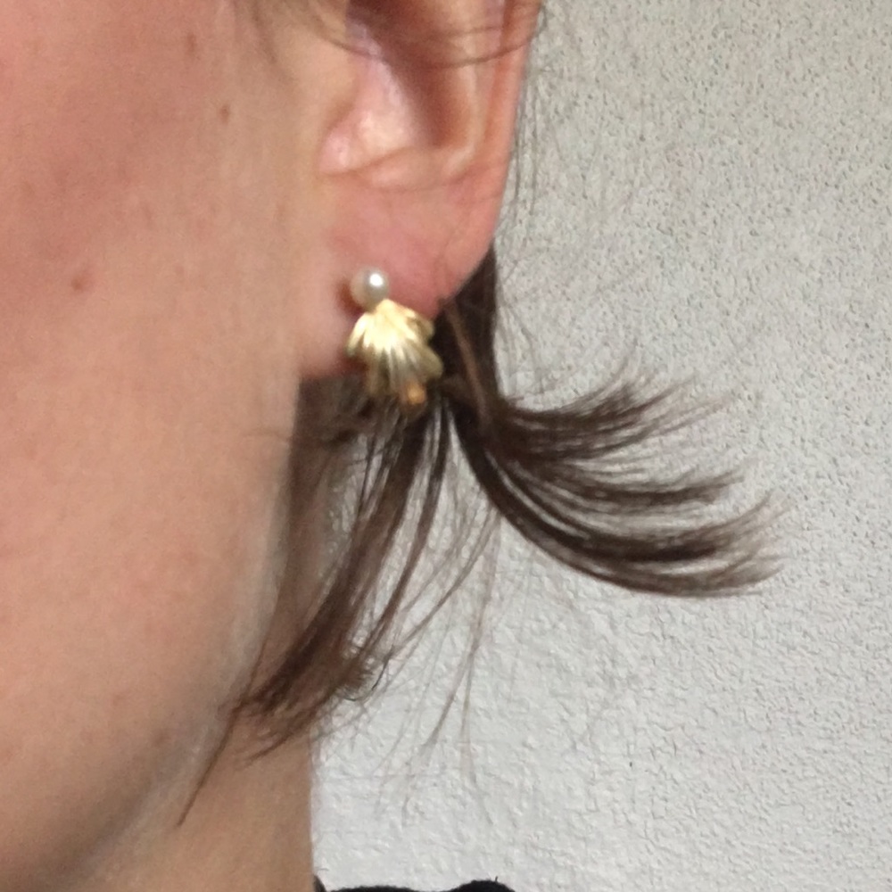 VTG Clamshell Earrings